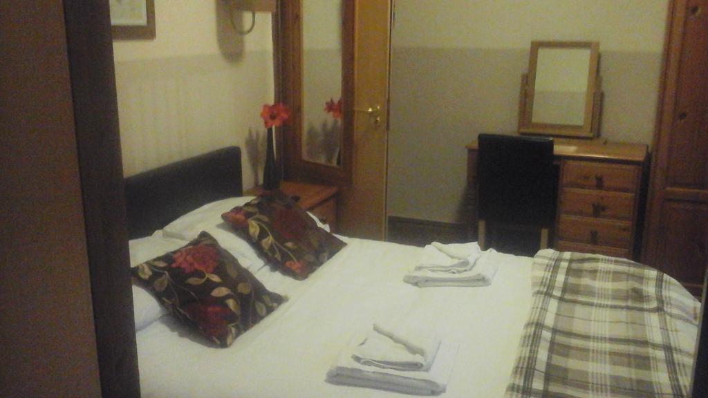 Dillwyn'S Hotel Pontardawe Eksteriør bilde