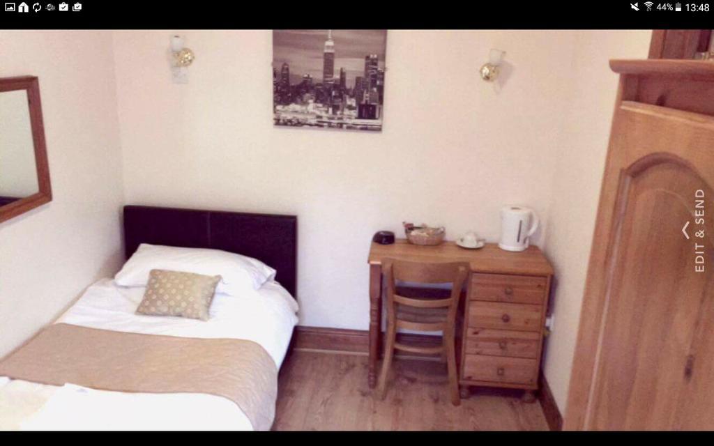 Dillwyn'S Hotel Pontardawe Eksteriør bilde