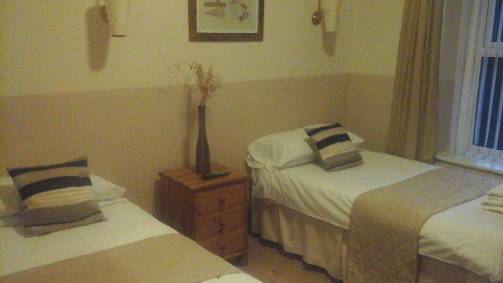 Dillwyn'S Hotel Pontardawe Eksteriør bilde