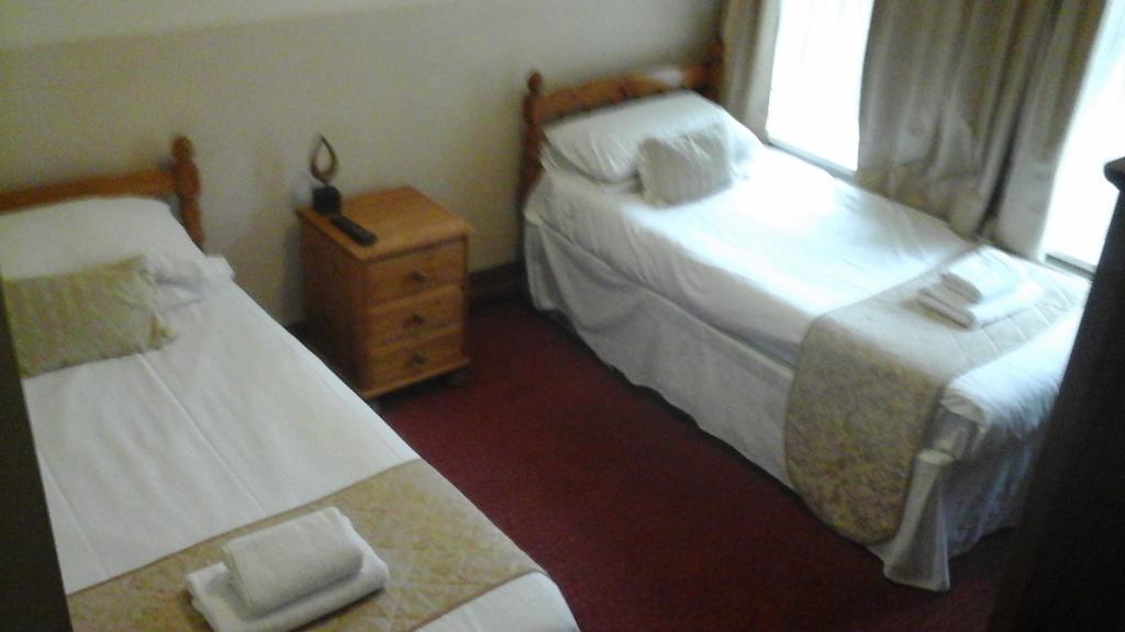 Dillwyn'S Hotel Pontardawe Eksteriør bilde